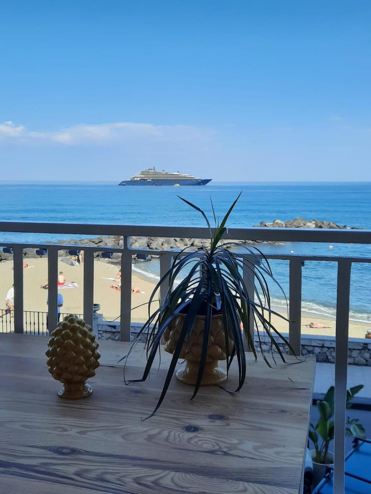 Arcadia Golden Bay Appartement Giardini-Naxos Buitenkant foto