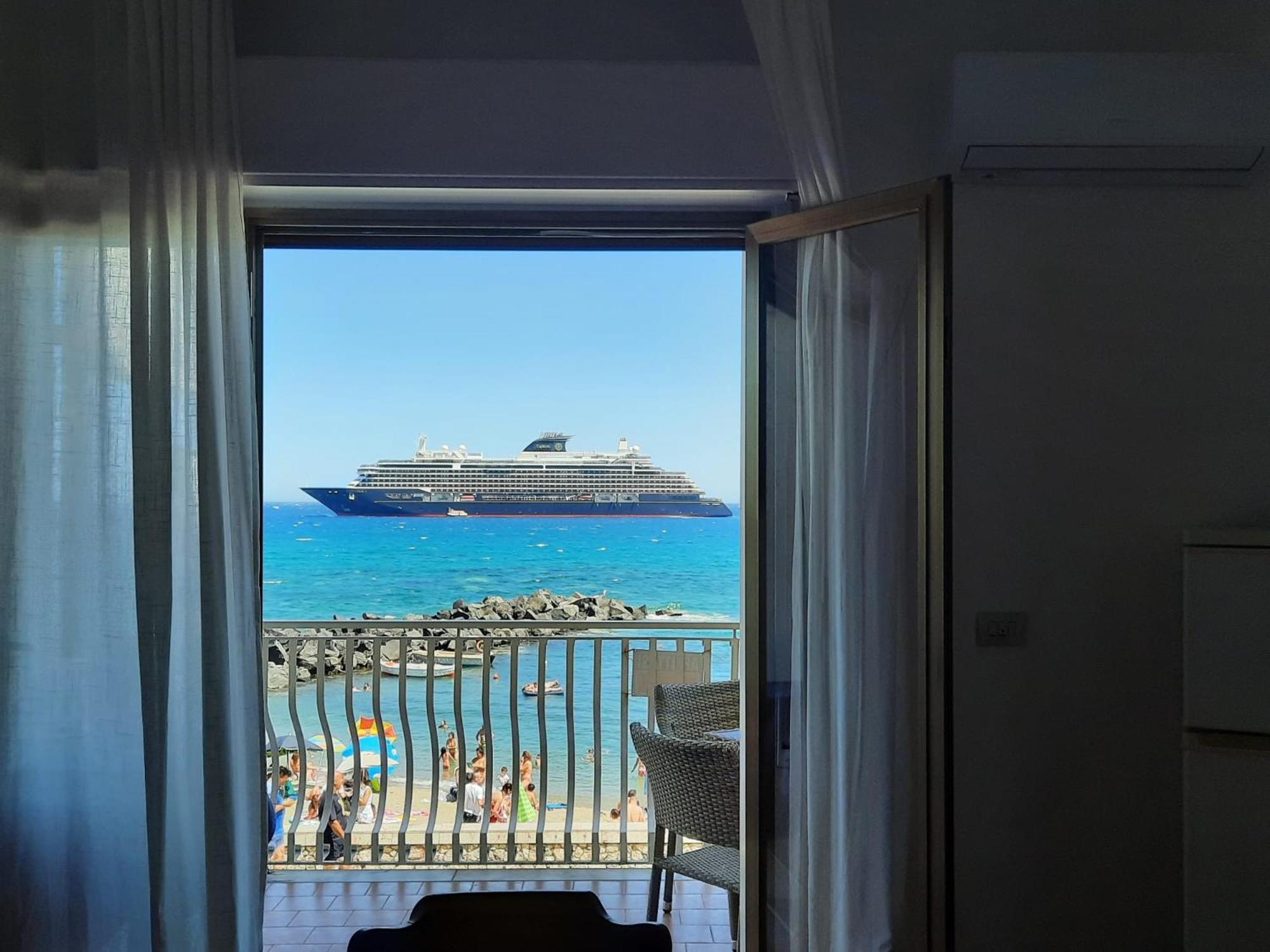Arcadia Golden Bay Appartement Giardini-Naxos Buitenkant foto