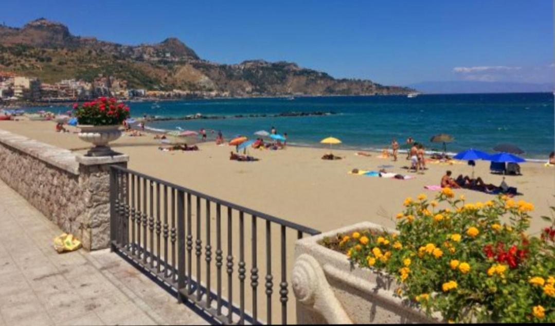 Arcadia Golden Bay Appartement Giardini-Naxos Buitenkant foto