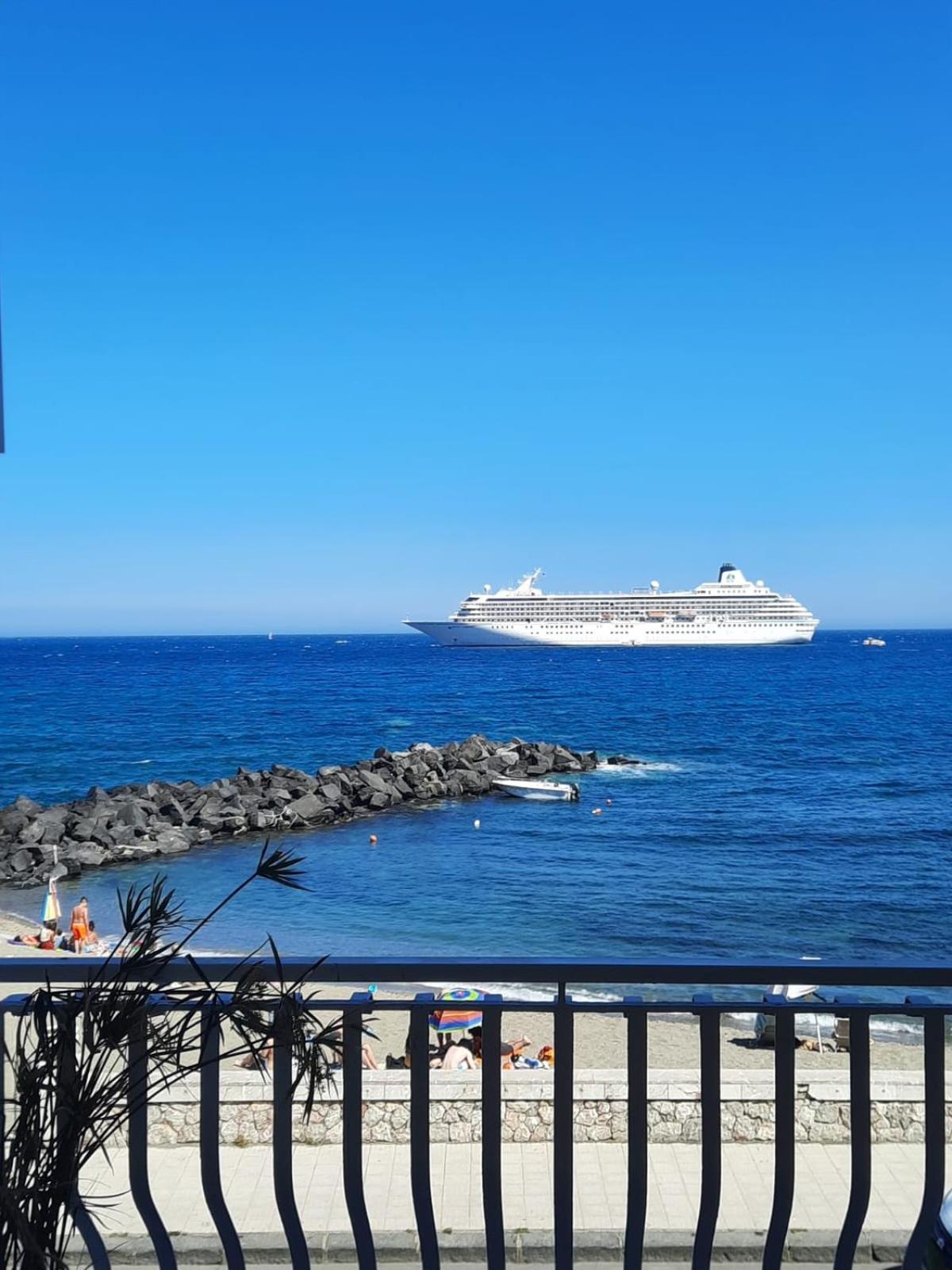 Arcadia Golden Bay Appartement Giardini-Naxos Buitenkant foto